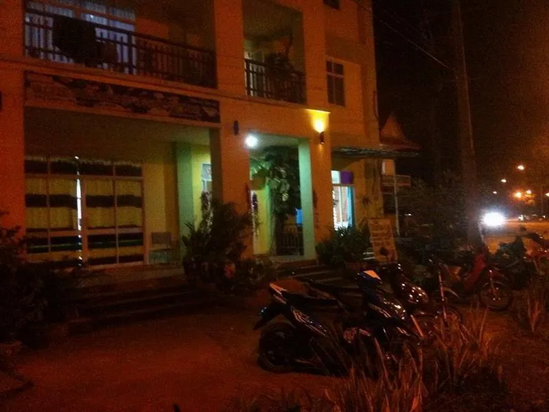 ホテル T.K. Guest House At Lanta Ko Lanta